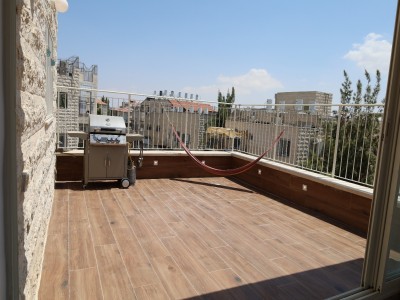 Strictly Kosher in the heart of Geula jerusalem